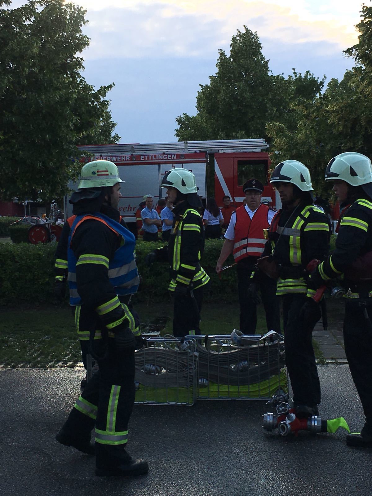 Die Gruppe wartet auf den Einsatz