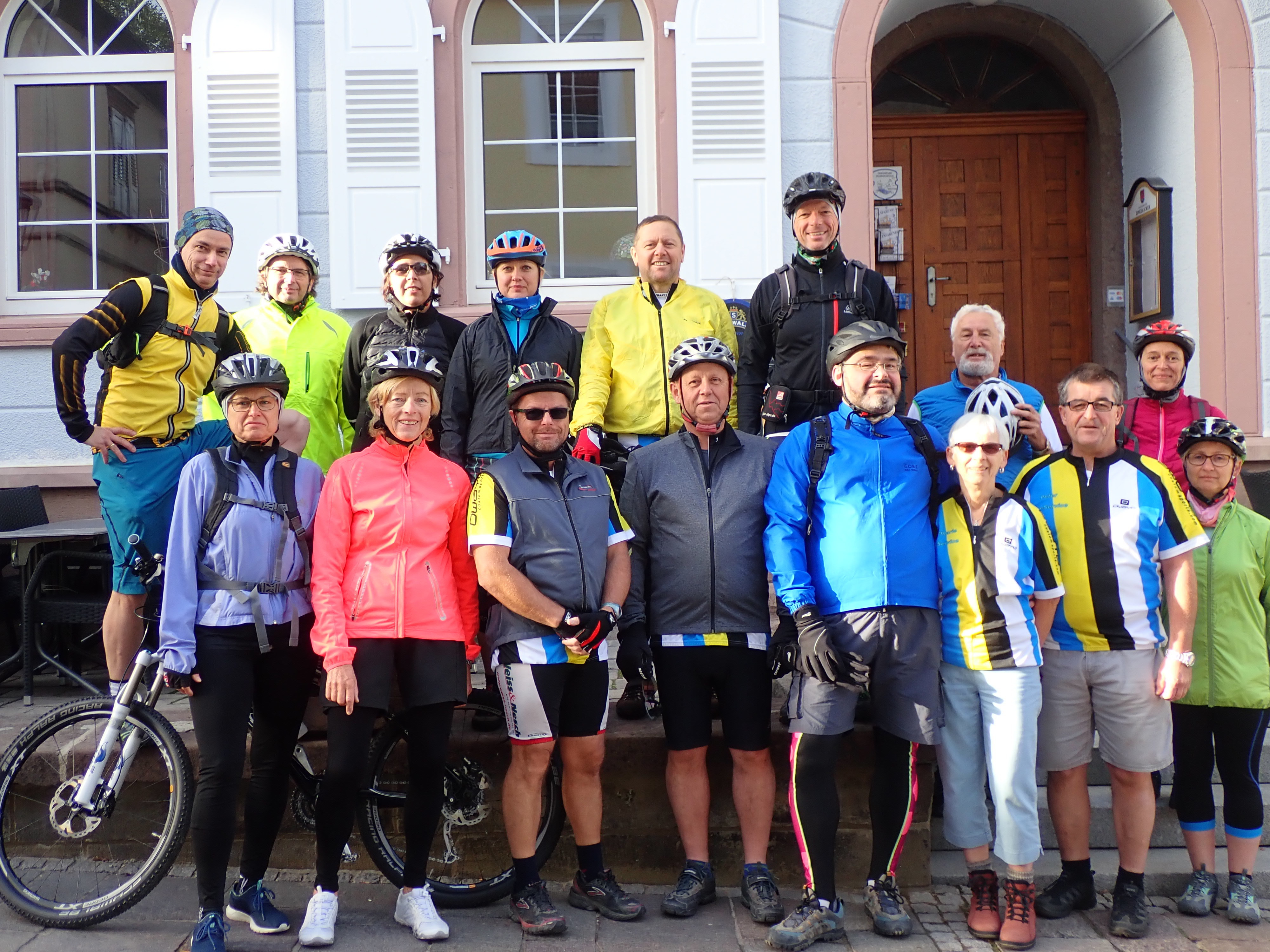 Der Start in Bretten vor der Fanfarenschänke