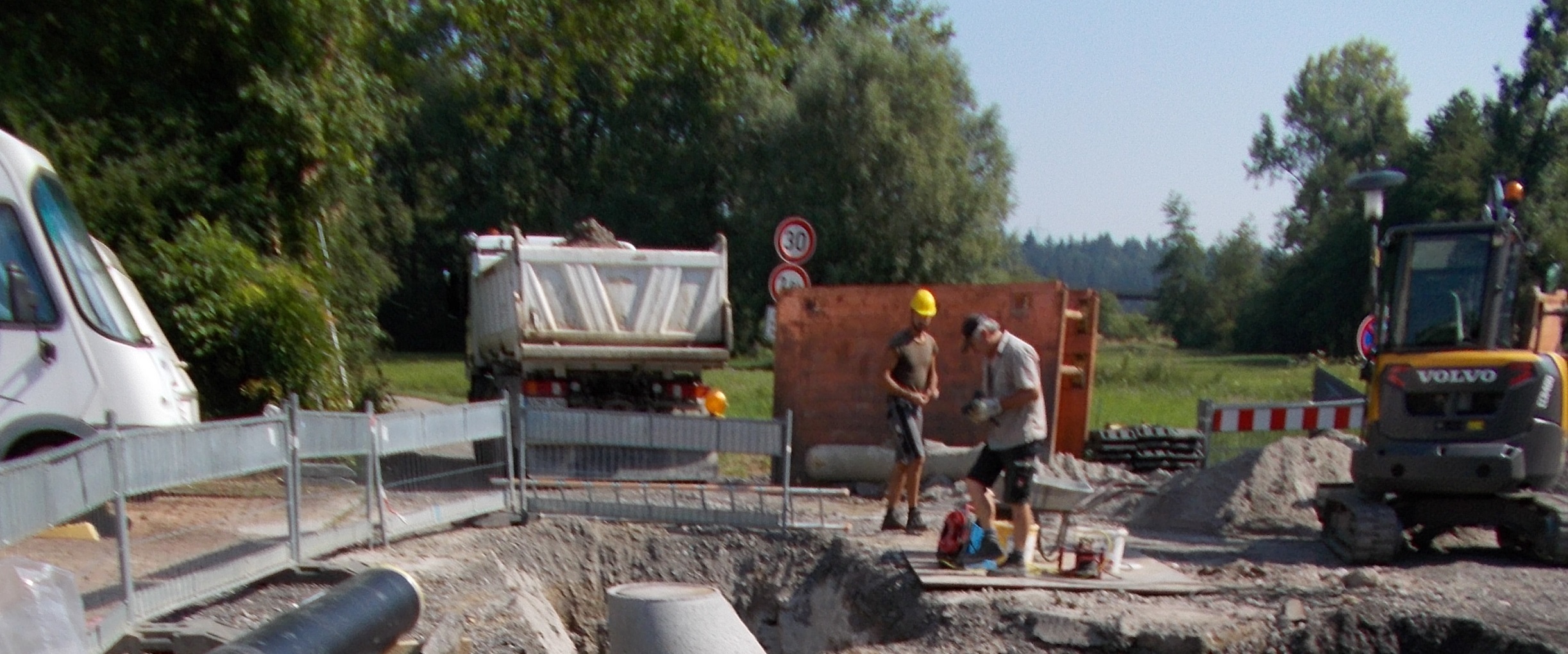 Schutzmaßnahmen in Gölshausen: Im Sommer wurden die unterirdischen Entwässerungskanäle aufgeweitet und neue, größere Abflussdolen gesetzt.