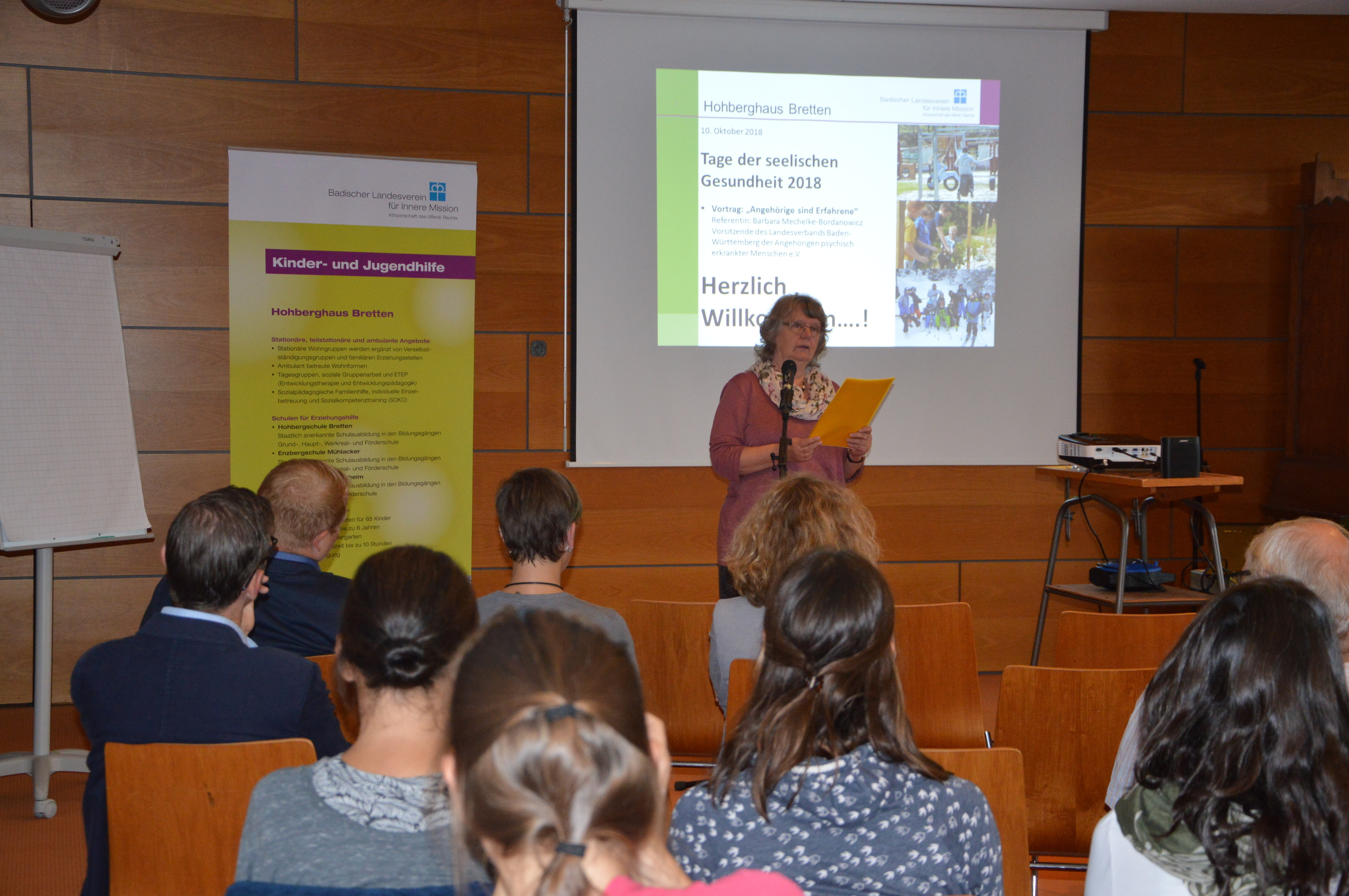 Barbara Mechelke-Bordanowicz beim Vortrag.
