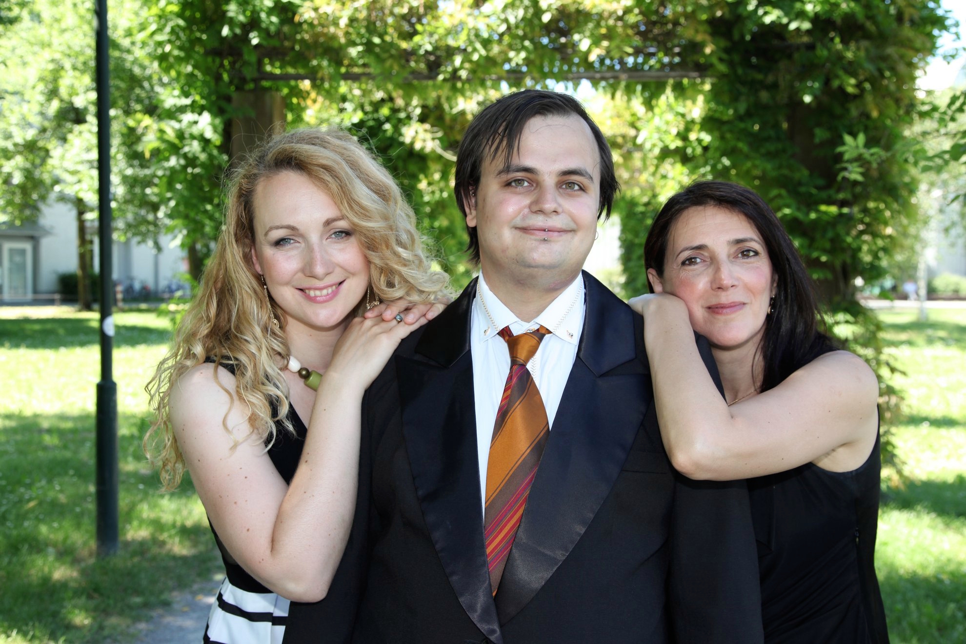 Zusammen sind sie das „Clazzy Trio“ (von links): Marijana Schösser, Vadim Razumny und Juna Cherevatskaya.