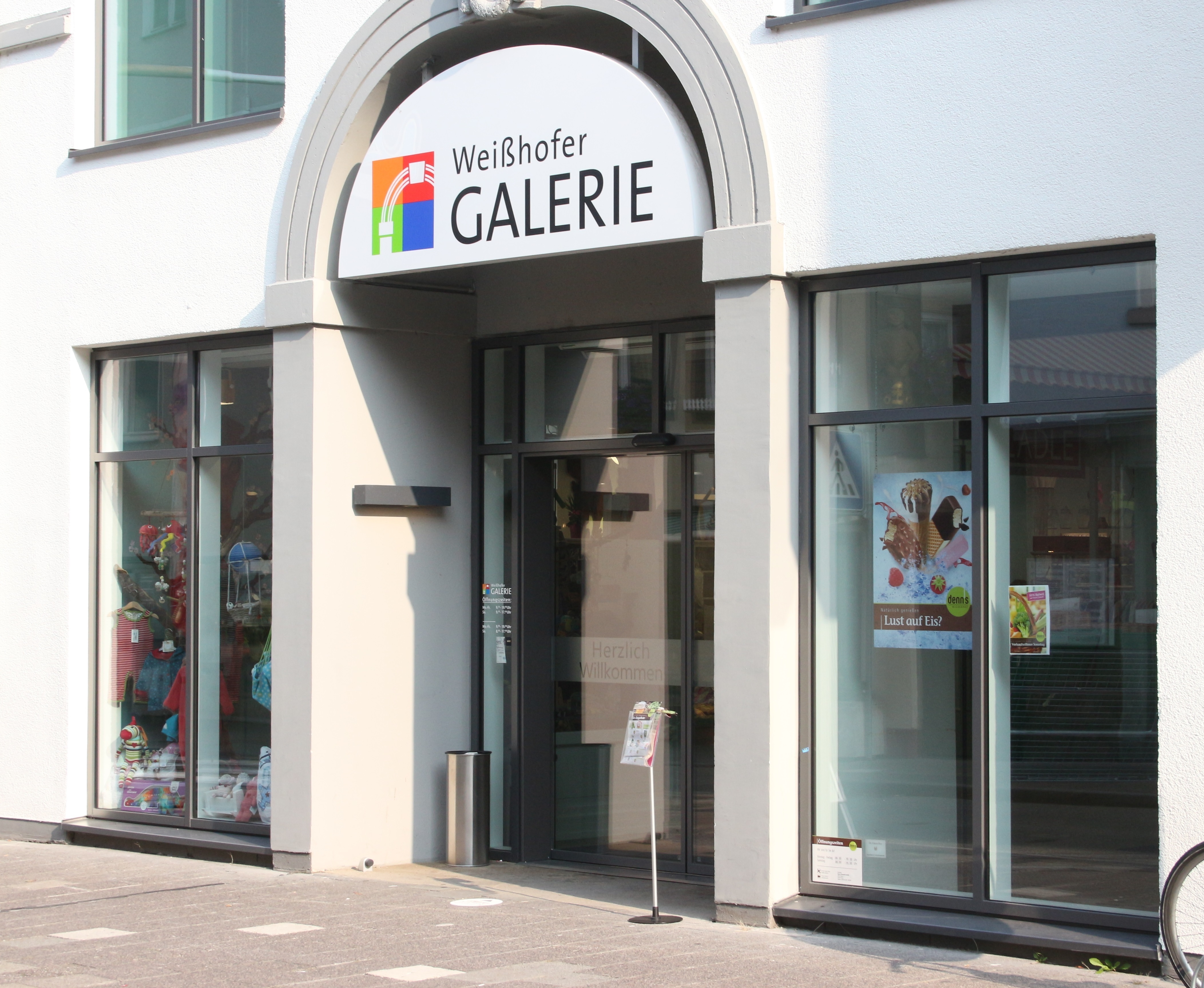 Über die Fortentwicklung der Weißhofer Galerie in Bretten diskutierten die Freien Demokraten bei ihrem jüngsten Vor-Ort-Termin.