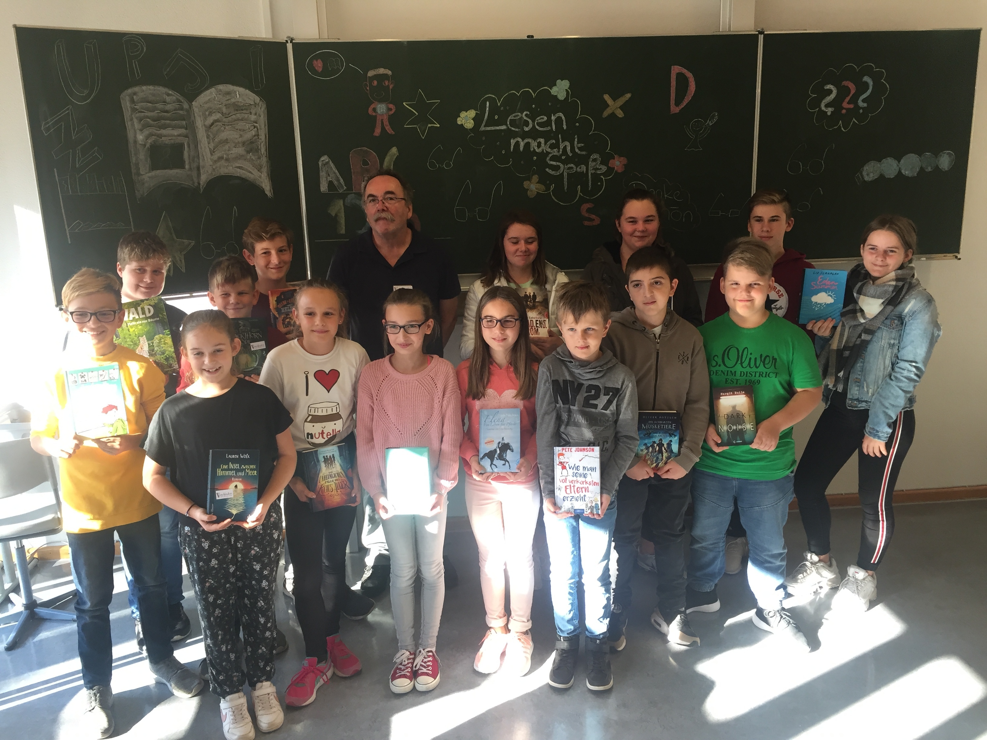 Bücherkisten für die 5. bis 7. Klassen der Leopold-Feigenbutz-Realschule in Oberderdingen
