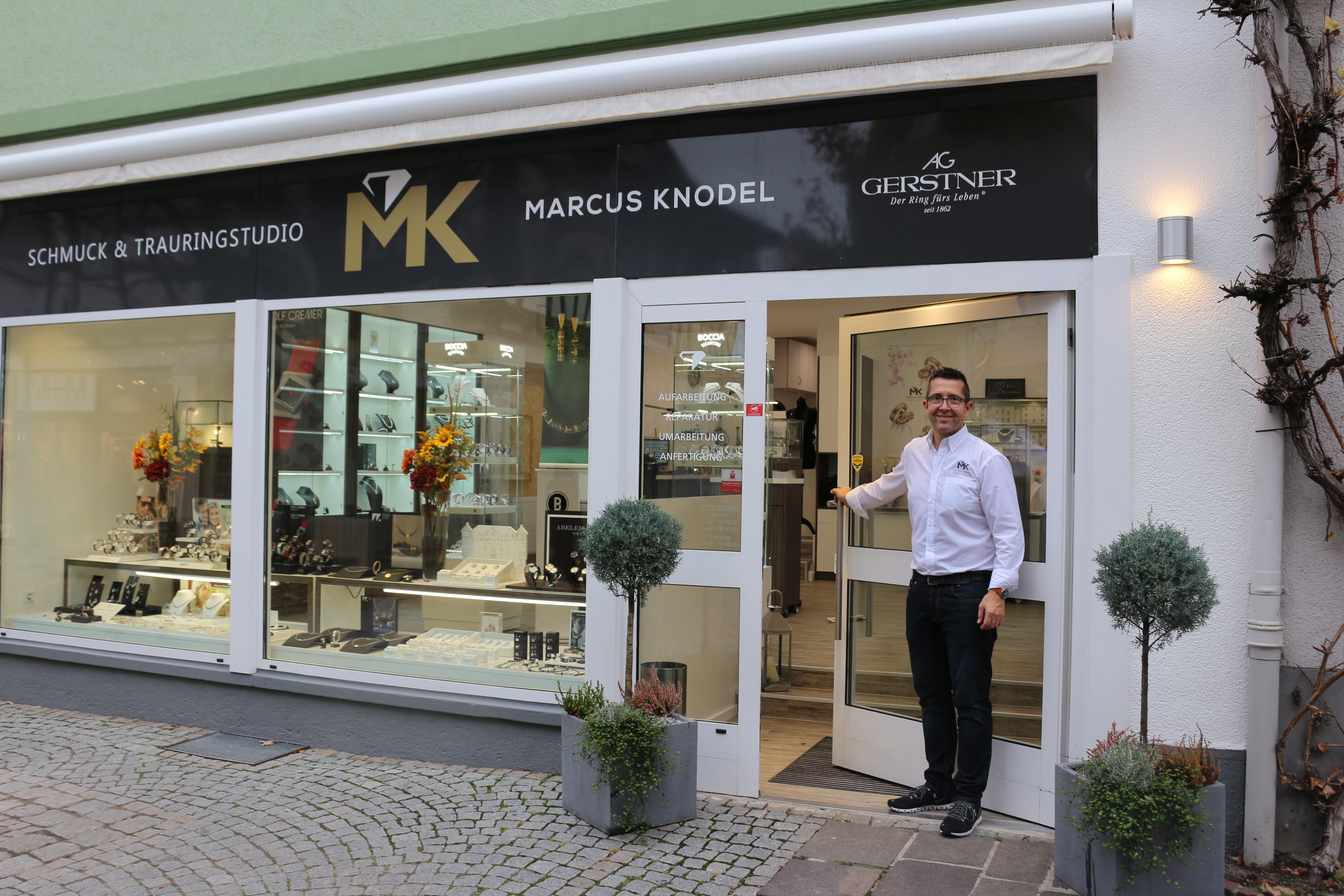 Bei Goldschmied Marcus Knodel in der Brettener Fußgängerzone findet man besondere Geschenke, nicht nur zur Weihnachtszeit.