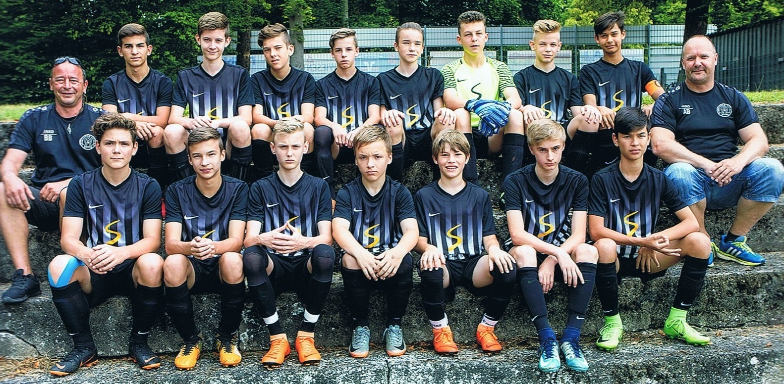 Die erfolgreiche C1 Jugendmannschaft des SV Kickers Büchig 1947 e.V.