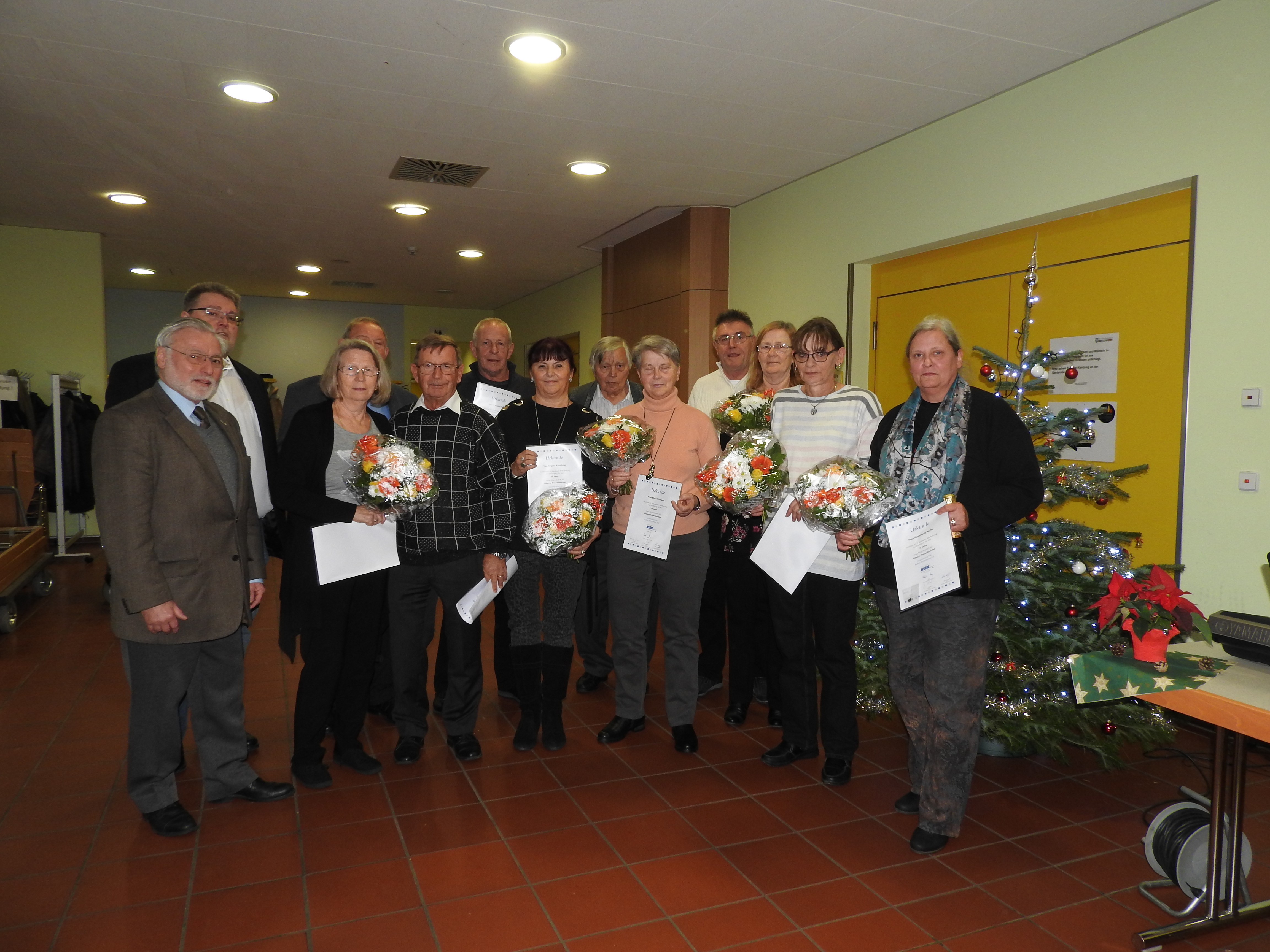 Die geehrten Mitglieder des Sozialverbandes VdK Bretten zusammen mit dem Vorsitzenden und Herrn Becker, KV VdK Karlsruhe.