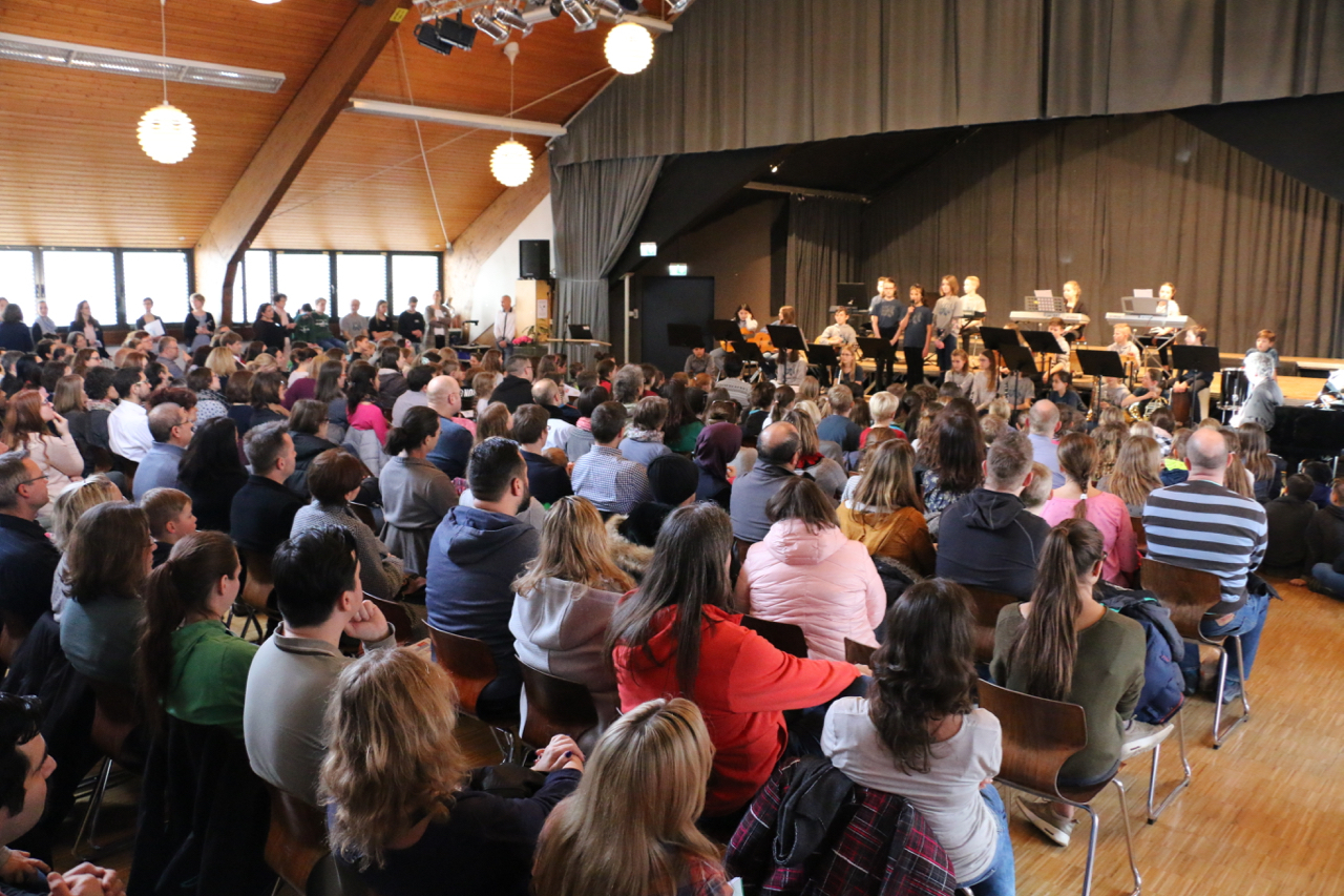 Was passiert mit der Aula des Melanchthon-Gymnasiums? Eine Frage, die die Elternvertreter von der Stadt beantwortet haben wollen.
