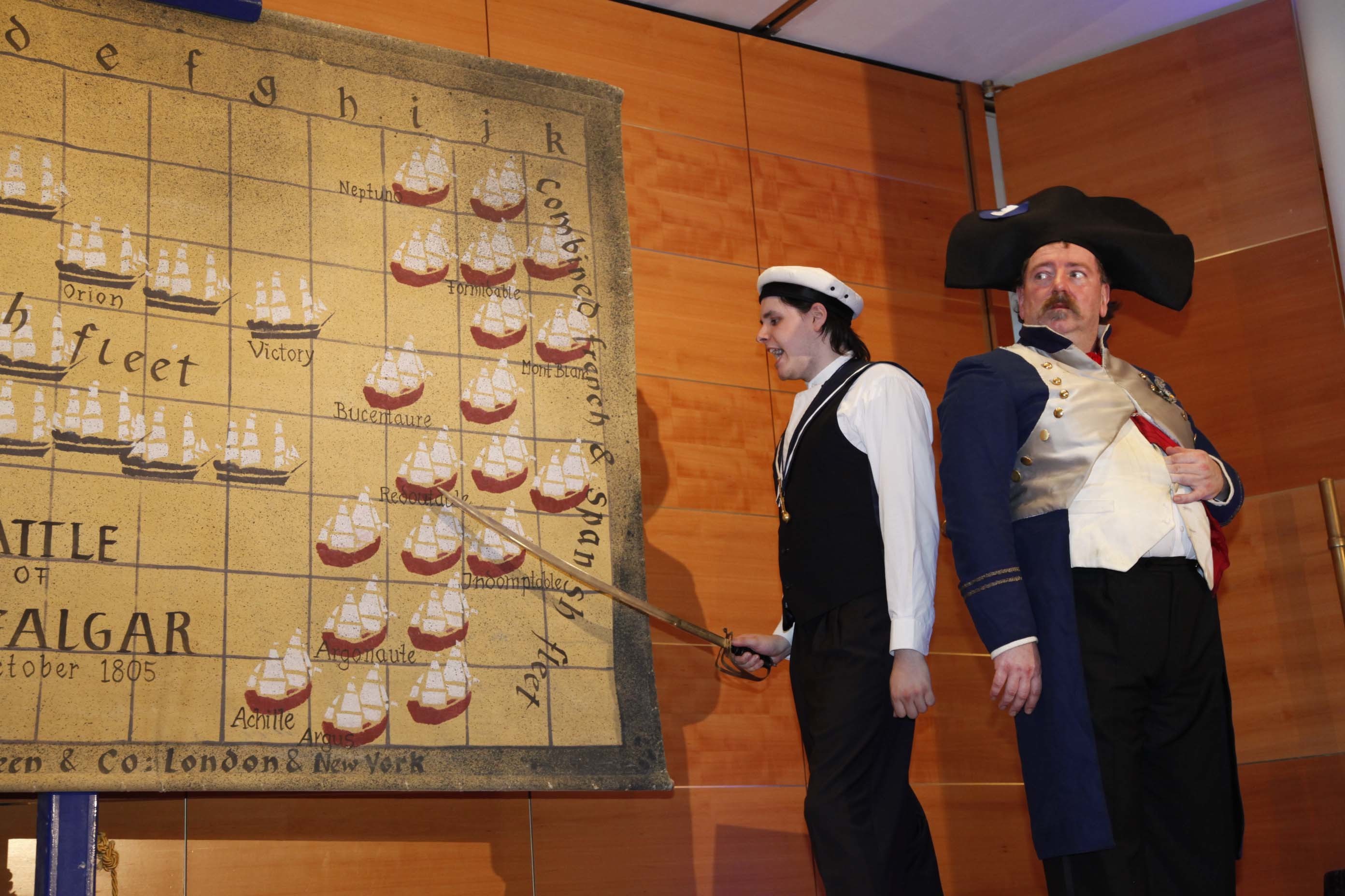 kraichgau.news und die Brettener Woche/Kraichgauer Bote verlosen 1x2 Karten für „Mord an Bord, Mylord!“ am Freitag, 05. Oktober, im Badisch Brauhaus in Karlsruhe.
