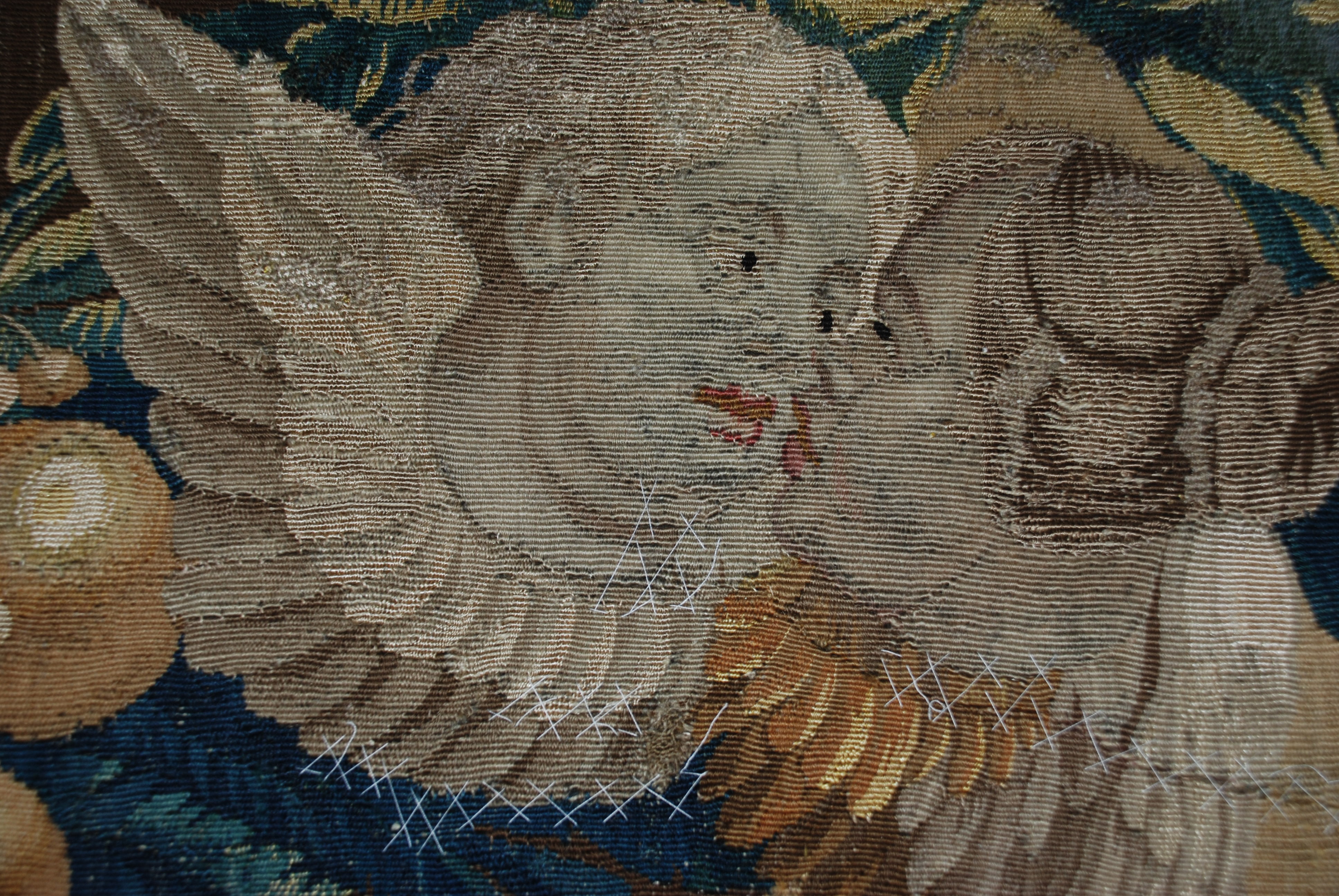 Einblicke in die Restaurierung von kostbaren Tapisserien erhalten Besucher am Tag der Restaurierung im Schloss Bruchsal.