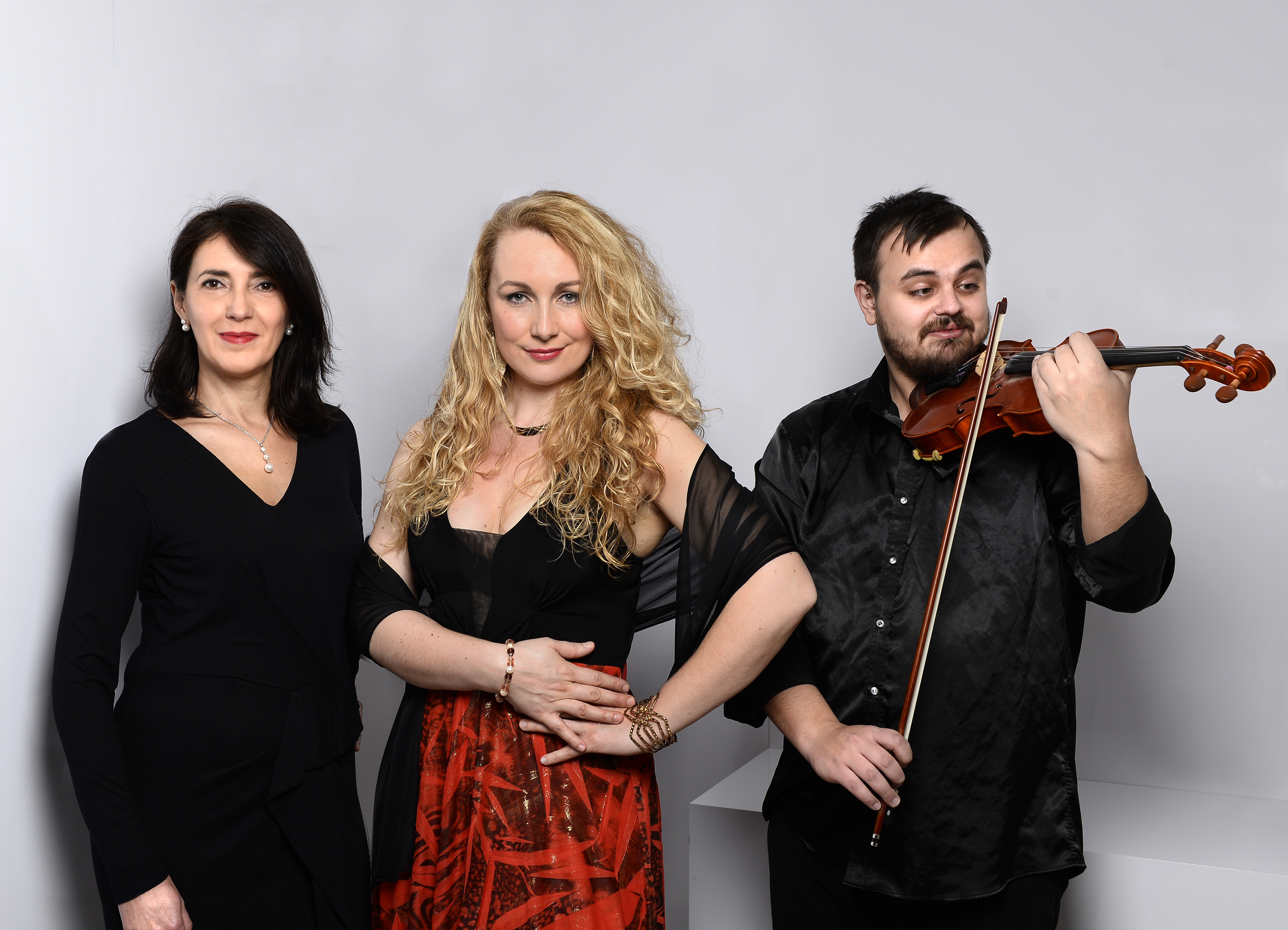 Hochkarätig und temperamentvoll: Das Clazzy Trio gestaltet das diesjährige Weihnachtskonzert auf Gut Schwarzerdhof.