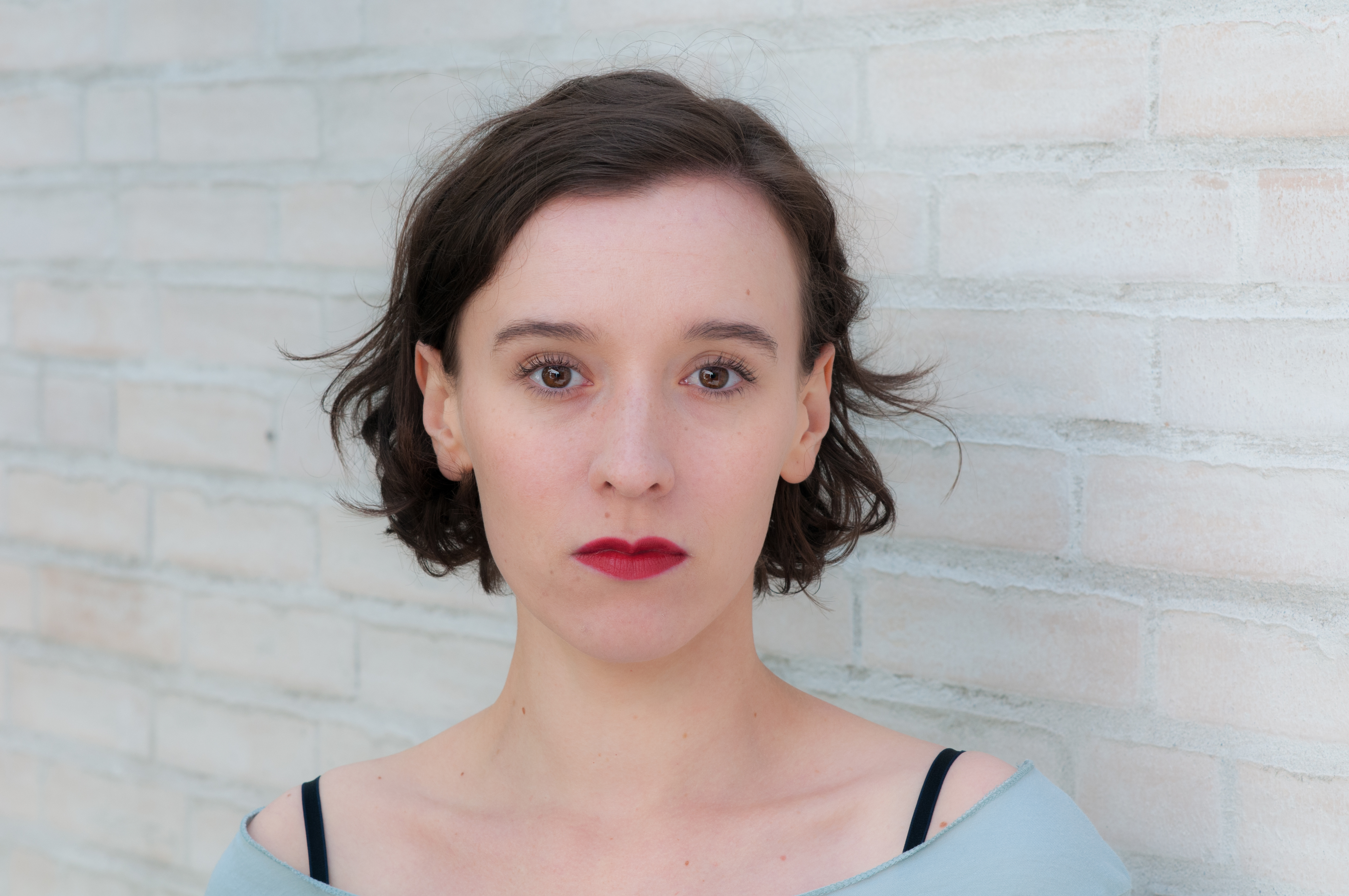 Vergnüglich und besinnlich: Die Schauspielerin Theresa Martini stimmt die Besucher mit weihnachtlichen Geschichten aus aller Welt auf die Festtage ein.