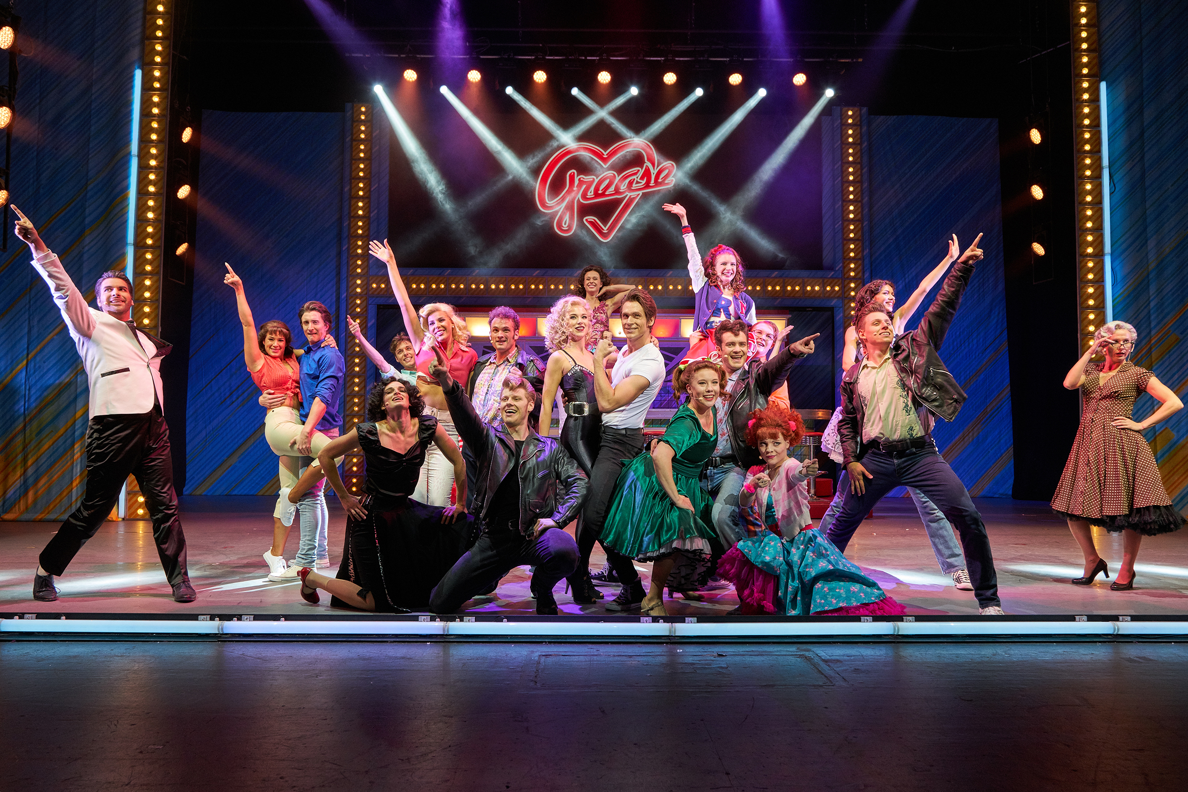 kraichgau.news und die Brettener Woche/Kraichgauer Bote verlosen 2x2 Karten für „Grease – Das Erfolgsmusical“ am Montag, 17. Dezember, um 20 Uhr im Konzerthaus Karlsruhe